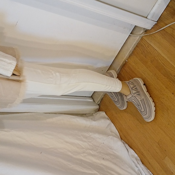 Like New Bernardo Tan/Taupe Suede Shearling Booties - Picture 12 of 16